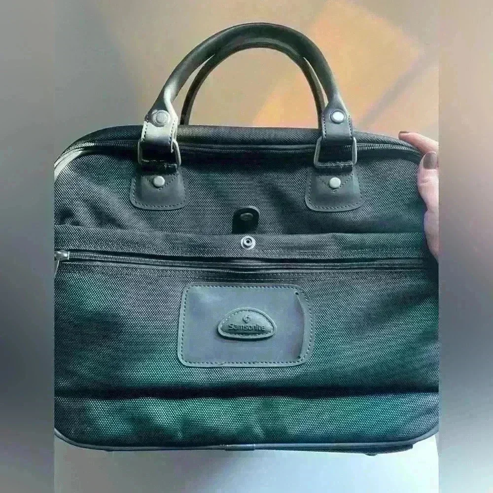 Samsonite Carry On Overnight Shoulder Bag Travel Duffle Luggage Bag Gray EUC